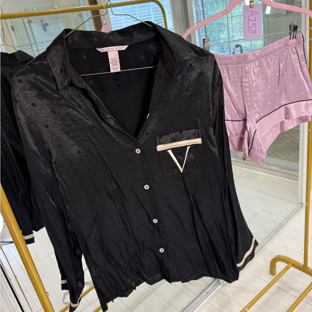 Victoria's Secret Black and Pink Satin Pajama Set (A258)